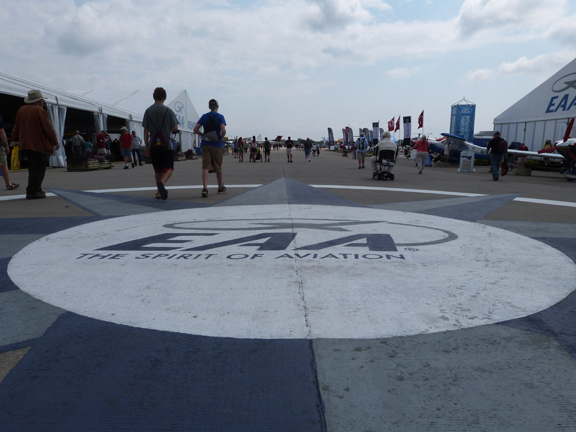 <strong>An AirVenture Overview for First-Time Attendees</strong> 