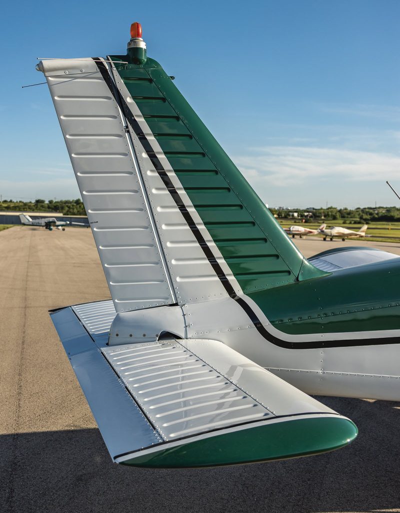 Piper Cherokee 140  tail